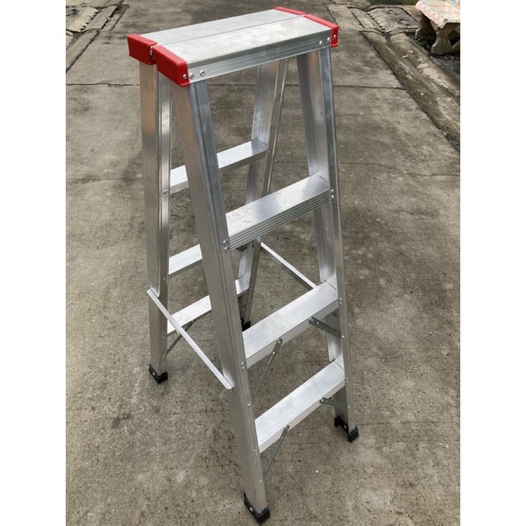 ***ส่งดีทั่วไทย***บันไดอลูมิเนียม4ขั้นหัวพลาสติกสีแดงยี่ห้อGOLDขึ้นลงได้2ทาง(สูง1.20เมตร)ราคาถูกมาก