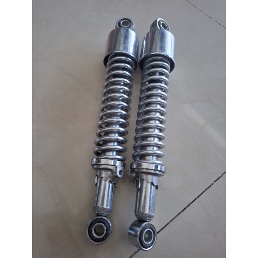 โช๊คหลัง Suzuki GT125A-GT125M-GT185A-GT185M-GT100A-GT100M ของแท้ญี่ปุ่นแบบสปริงชุบเงาสภาพสวยๆพร้อมใส