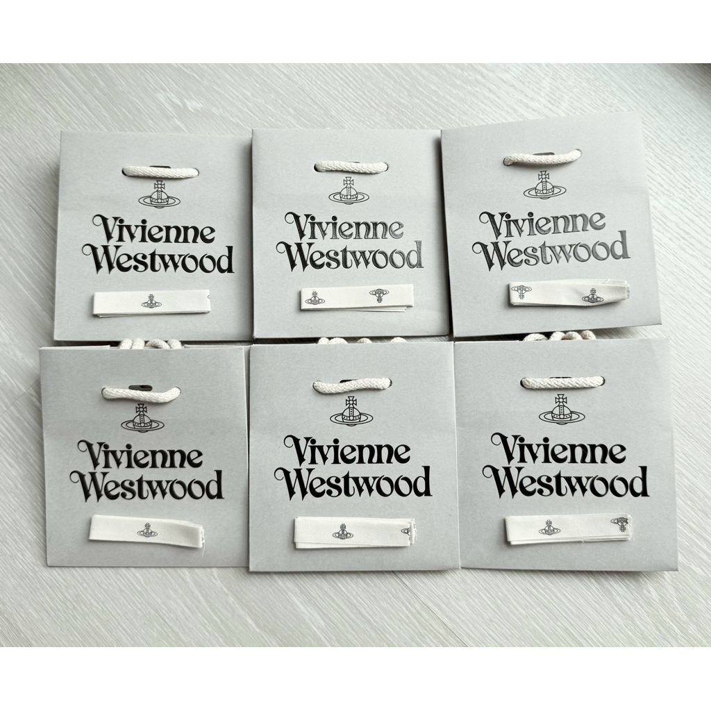 ถุงกระดาษ Vivienne Westwood พร้อมริบบิ้น ของแท้100% (ซื้อมาจากช็อปไทย)