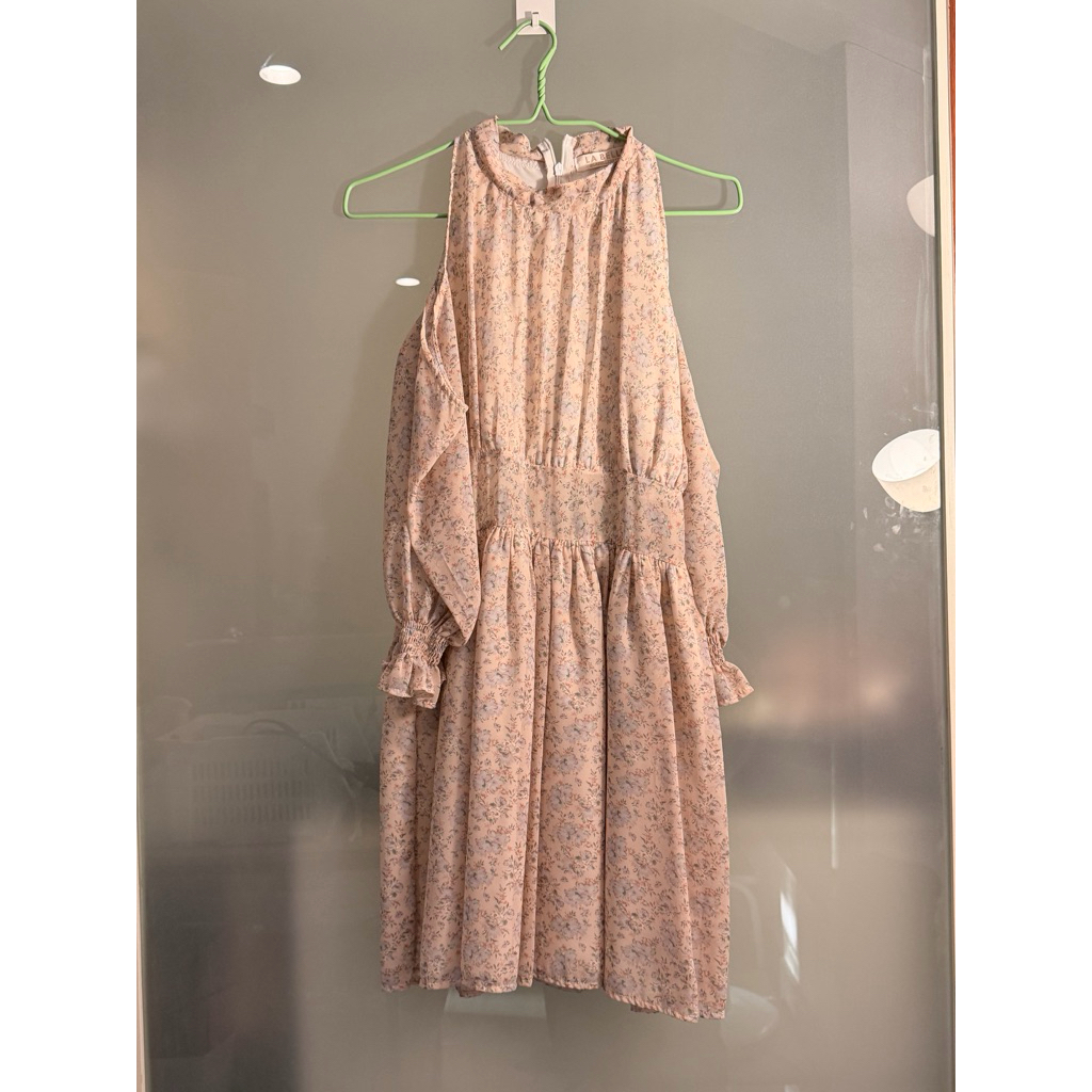 ส่งต่อแบรนด์ Labelle Clothing Brand (มีหลายชุด)
