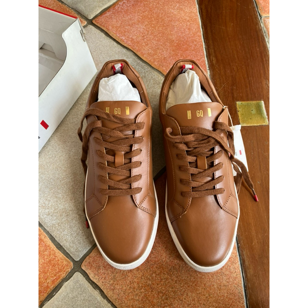GQ sneaker สี น้ำตาล size 41