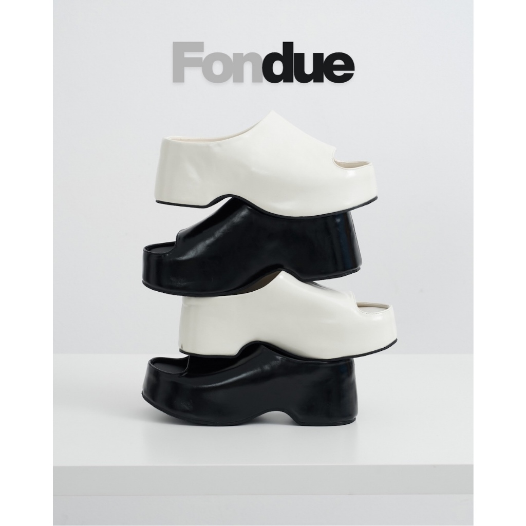 (499.-) ปรับราคาFondue Buckle me รองเท้าสวม ส้นตึก 2.5 นิ้ว นุ่ม กระชับ เท่ ใส่สบาย (รองเท้ามี defect เล็กน้อย)