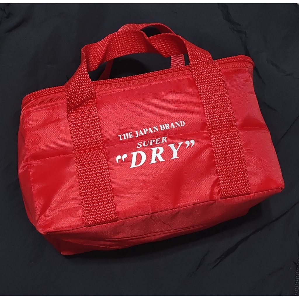 กระเป๋าเก็บความเย็นพรีเมียมจาก Asahi Super Dry สีแดง 