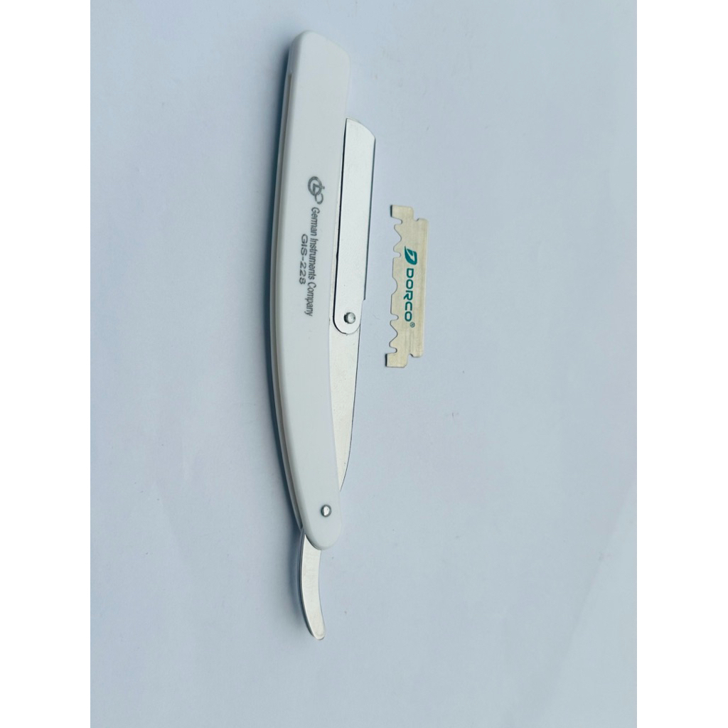 German Instruments Companyมีดโกนหนวดสแตนเลสแบบพับ (Straight Razor Stainless Steel รุ่นมืออาชีพ)