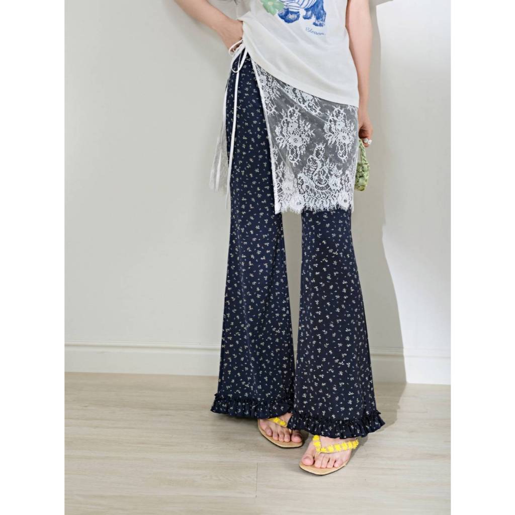 [Preorder] KUOSE : Floral Flared Pants