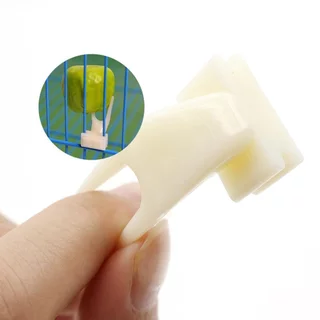Ylife ส้อมให้อาหารนก เสียบอาหารให้นกจิกกิน เช่น กล้วย หรือ มะละกอ 1.8cm*2.8cm*3.6cm