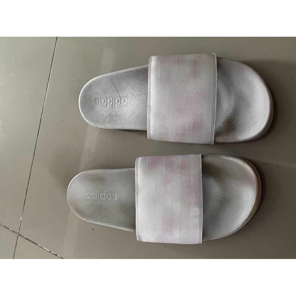 รองเท้าแตะ adidas Adilette Comfort Slides size US 10 UK 9 FR 43 JP 275 CHN 265 เหมาะกับเท้า 26.5-27.
