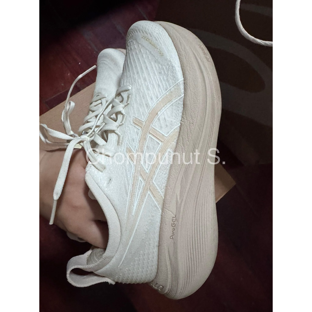 Asics Gel-nimbus 27ส่งต่อ Asics Gel-nimbus 27  สี cream/mineral beige  size 40