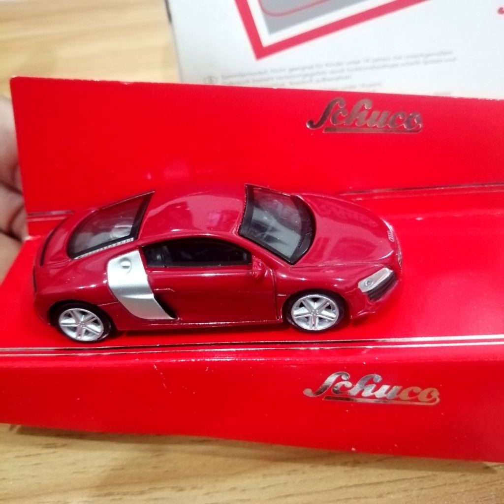 1/64 Schuco​ Audi R8