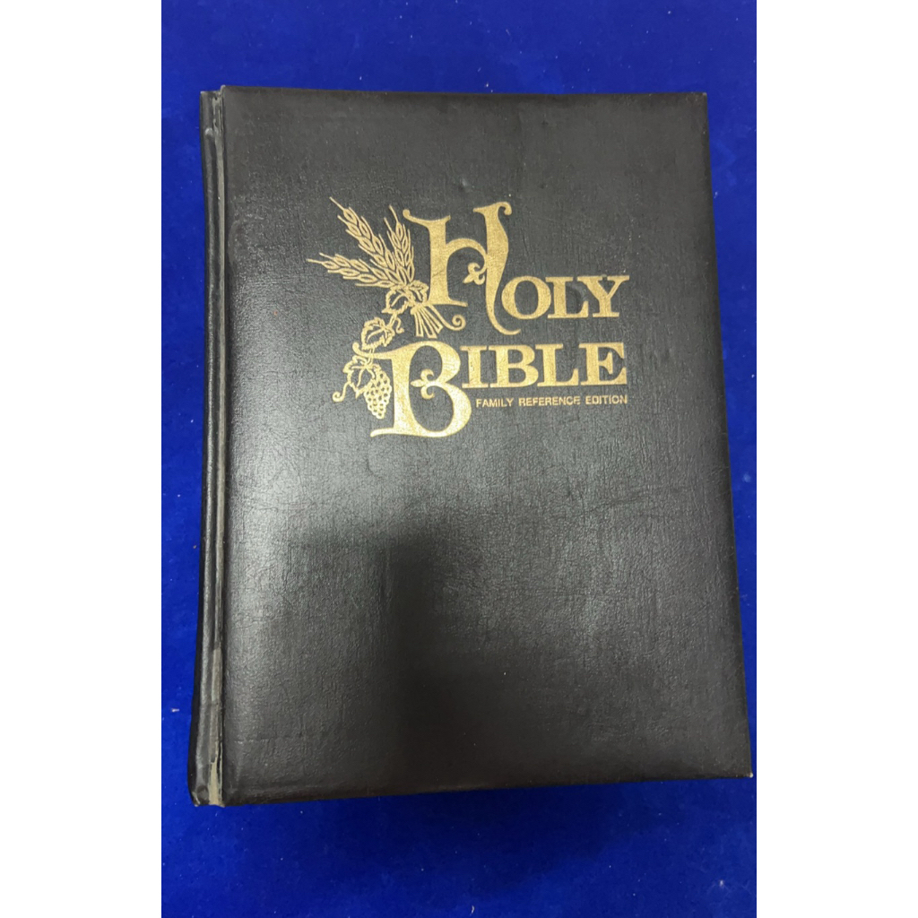 holy bible มือสอง เล่มใหญ่