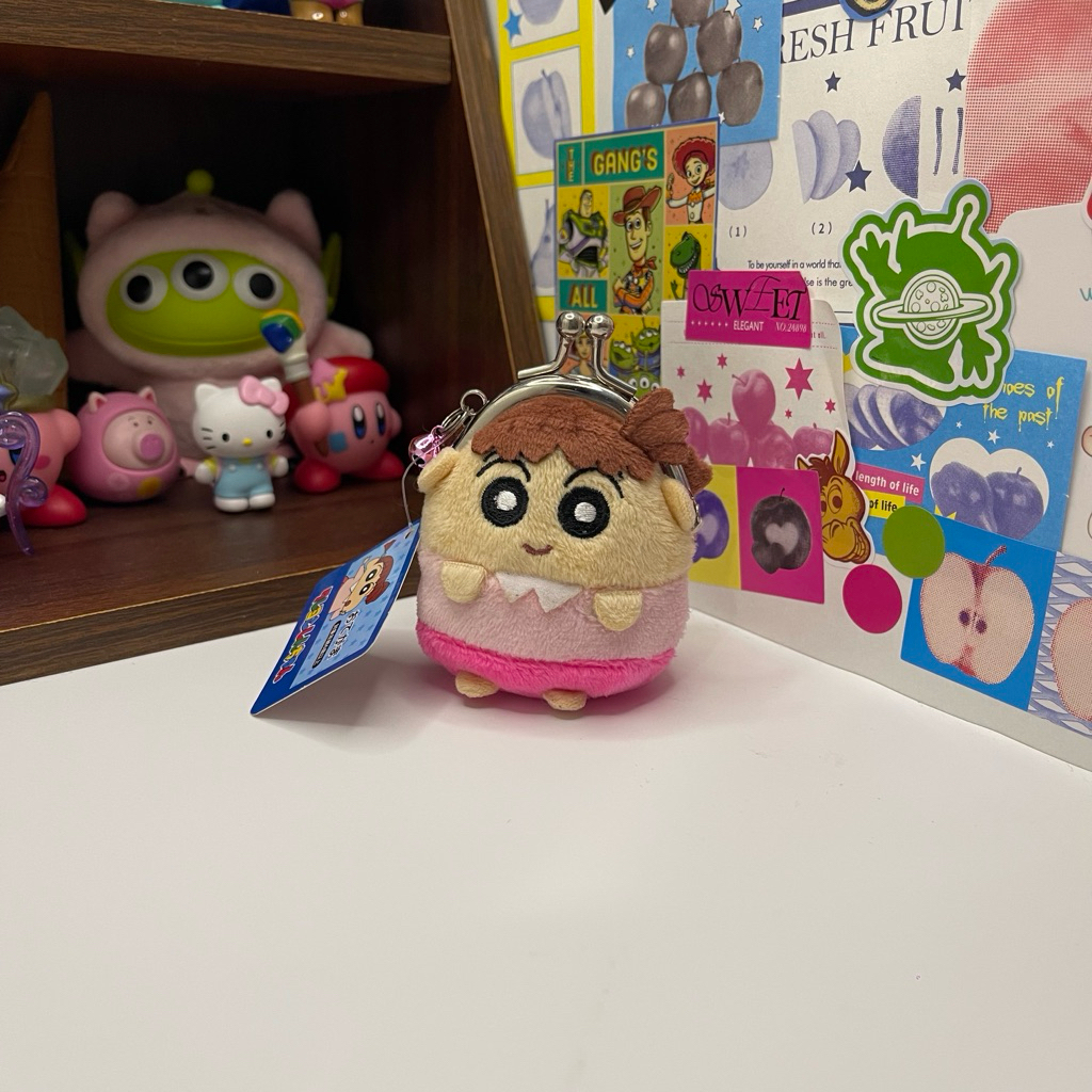 พร้อมส่ง ใหม่ป้ายห้อย ตุ๊กตา Crayon Shin Chan Charm Mini Wallet Nene-chan 3”