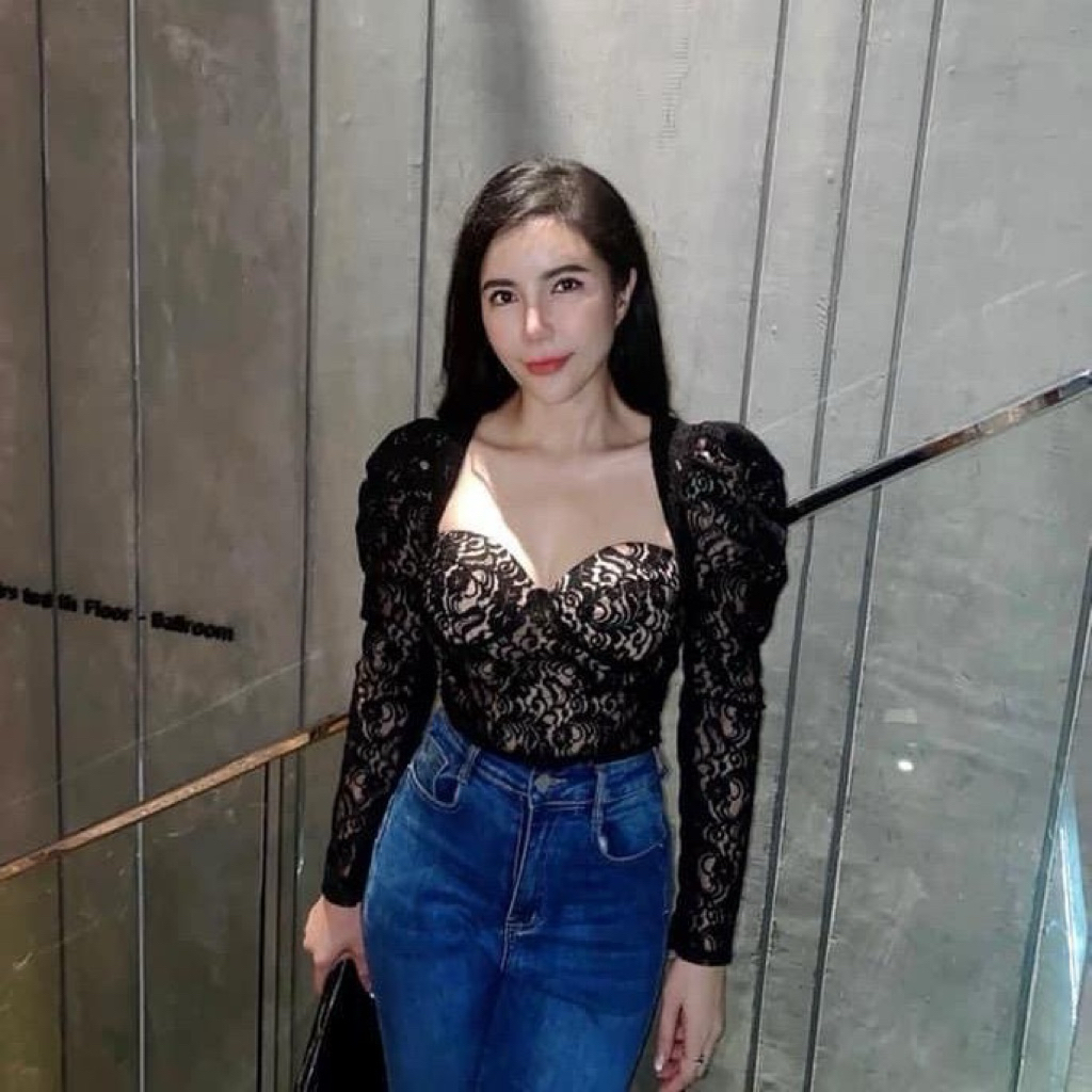 Reya top เสื้อแขนพองผ้าลูกไม้
