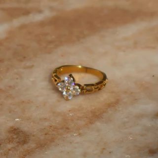 gigaglam lumière ring | แหวนสแตนเลสตีล ประดับเพชร cz