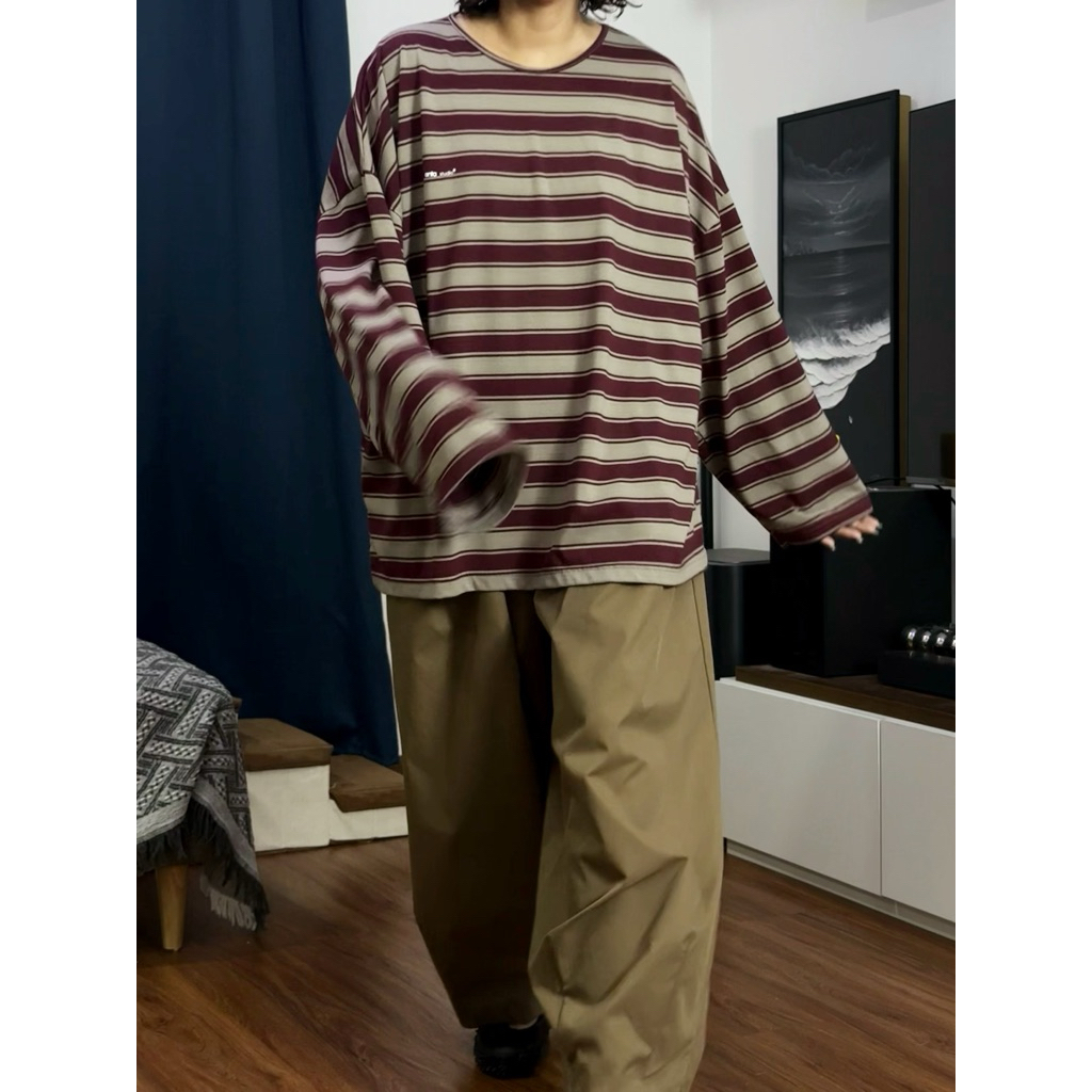 LINES OVERSIZED LONG-SLEEVED เสื้อแขนยาวโอเวอร์ไซส์ลายริ้ว