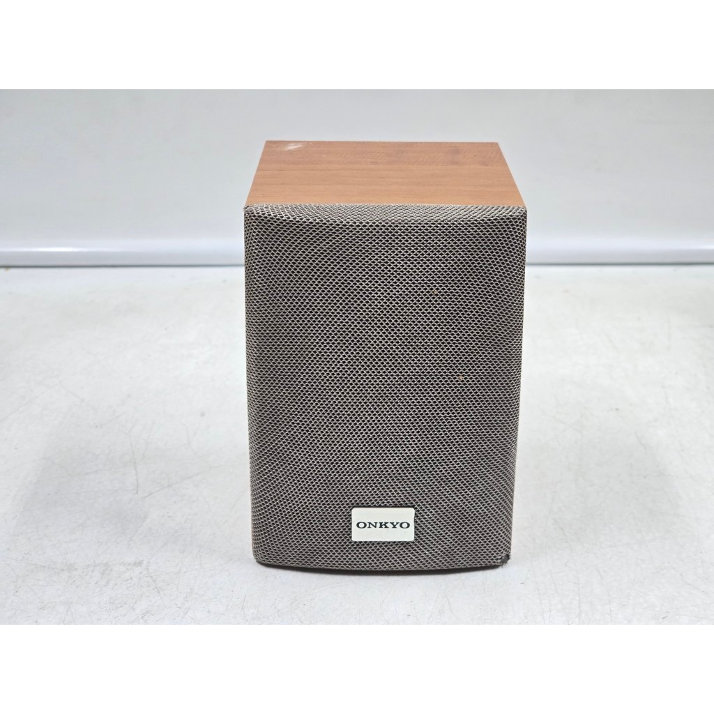 BJ77 ลำโพงญี่ปุ่นมือสอง 1 ลูก (353) ONKYO D-L1X 30W 6 โอห์ม Woofer 2.5 นิ้ว Size ตู้ 8.5x9.5x12CM ฝา