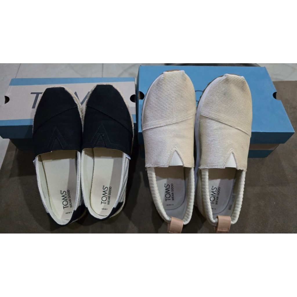 รองเท้า TOMS ของแท้ ได้พร้อมกล่อง !!!มือสอง สภาพดี ใส่สองครั้ง