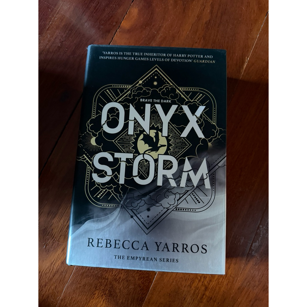 [มือ 2 ปกแข็ง] Onyx Storm by Rebecca Yarros