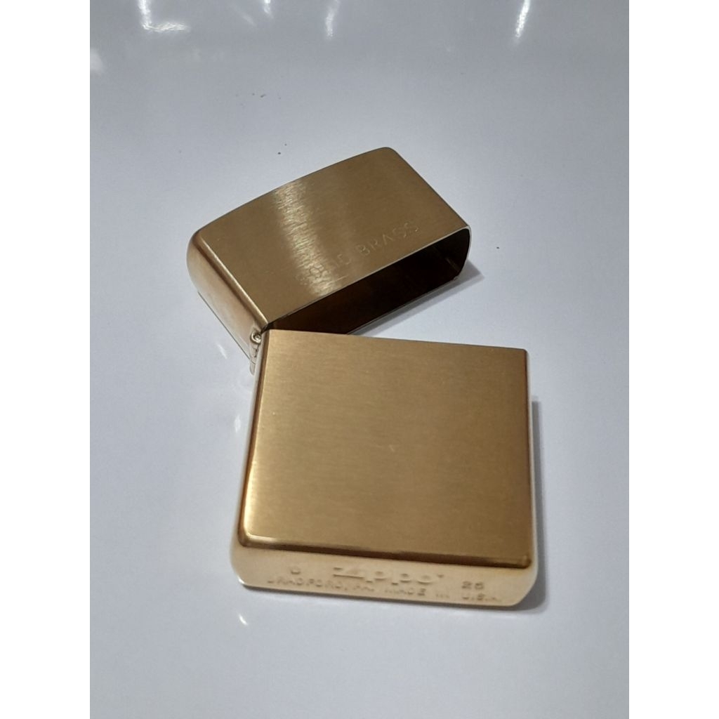 อะไหล่ถังนอก zippo สีทองผิวทองเหลืองลายเรียบตูดแบบตันขนาดมาตรฐานของใหม่ไม่ผ่านการใช้งานรับประกันของแ