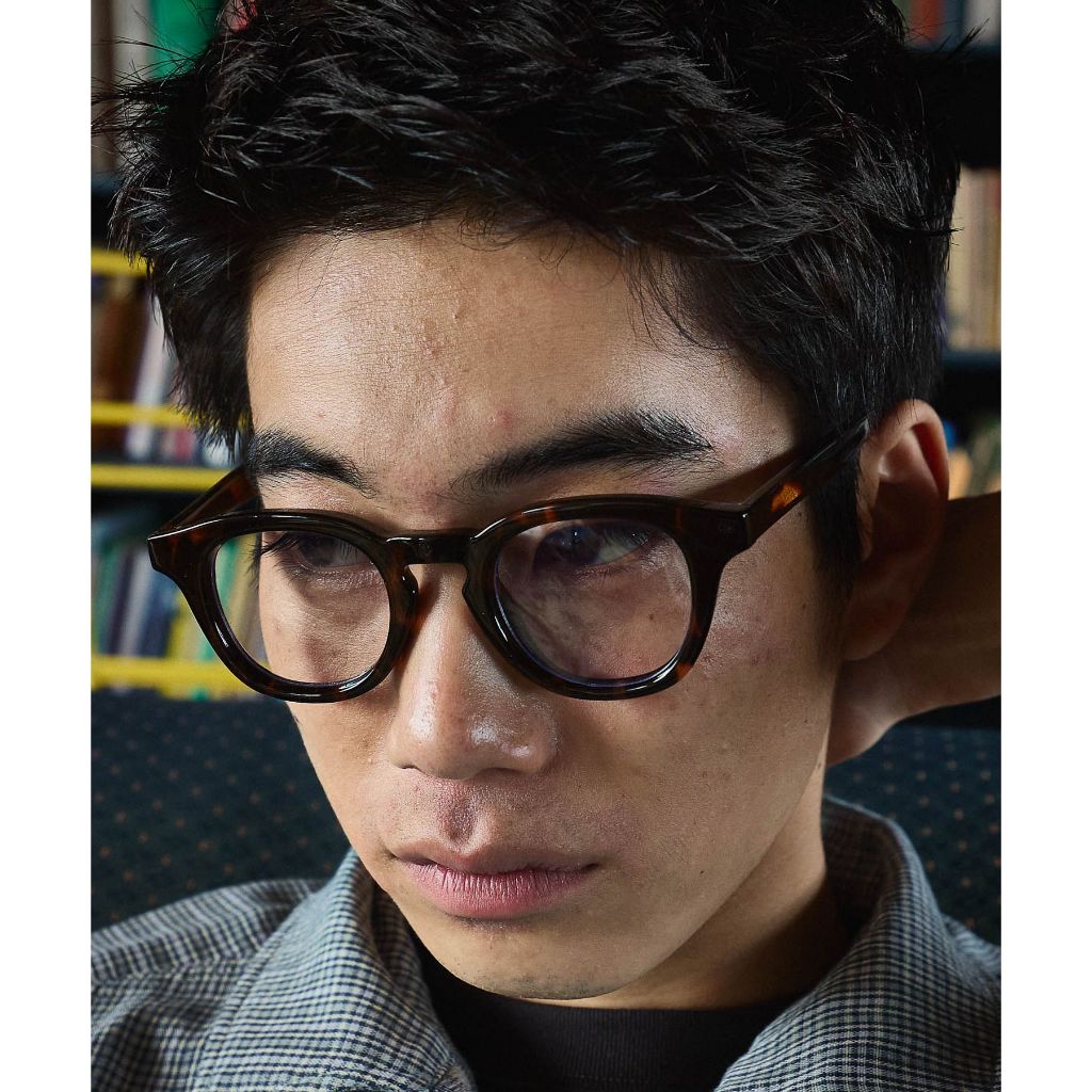 niko and ... แว่นตาเลนส์ปรับแสงอัตโนมัติ Wellington-style photochromic sunglasses