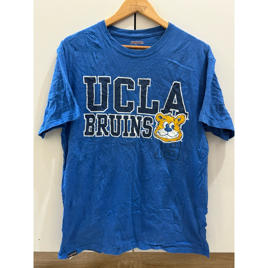 เสื้อยืดมือสอง UCLA Bruins แบรนด์ Jansport อก42