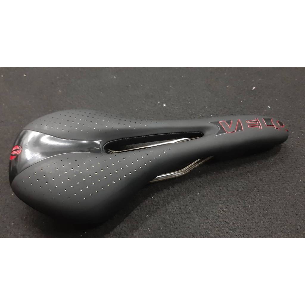 เบาะจักรยาน VELO รุ่น VL-1631 รางไทเทเนียมผสม ทรงเรียว 135mm (Road/MTB)