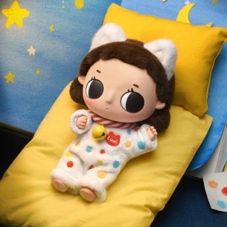 [พร้อมส่ง ใช้ส่วนลดร้านโค้ดคุ้ม] พวงกุญแจ Nyota Where Moments Meet Series Plush Doll (เเบบจุ่มเเละแกะเช็คการ์ด)