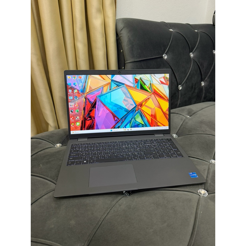 notebook dell 15.6 มีประกันศูนย์ i5-1335U RAM32GB m.2 1tb
