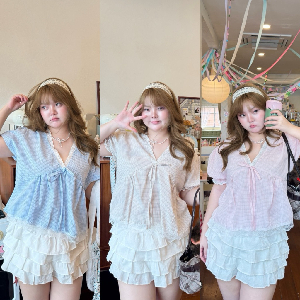 Scott Blouse - เสื้อคอวีลายสก็อต สีพาสเทลละมุน(3สี) แต่งลูกไม้ฉลุทั้งตัว สาวอวบ อก38-50นิ้ว