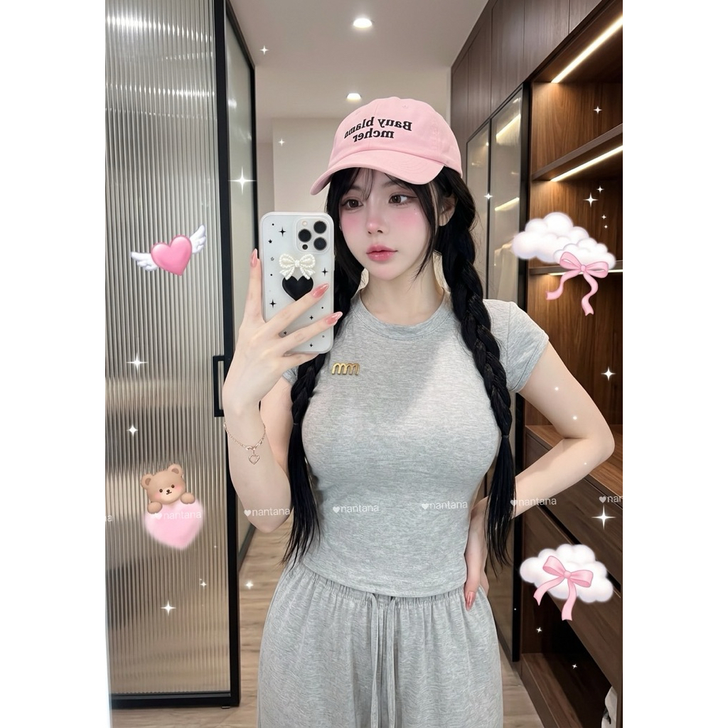 #Nantana ทนี้เสื้อแขนล้ำแพทใหม่ เป็นคอปที่ไม่สั้นเกินไปติดเข็มกลัดmiu ใส่สวยๆ พอดีตัวเลยค่า