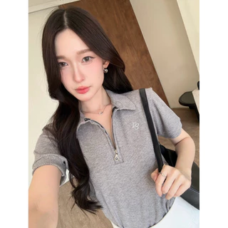 Lucia Knitted Polo Top : เสื้อโปโลไหมพรมดีเทลซิป Longsaidoo_