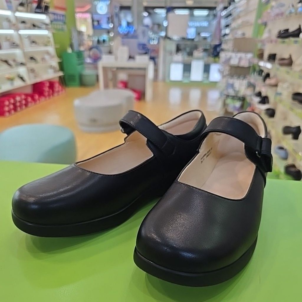 Dr.Kongรองเท้านักเรียนรุ่นP32809A