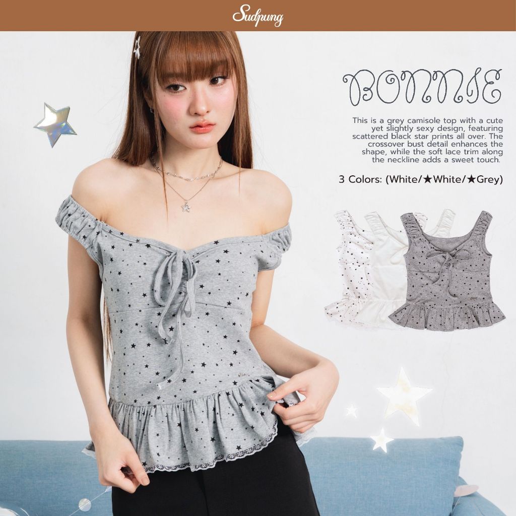 Bonnie_SP131 เสื้อเปิดไหล่แขนตุ๊กตา ผ้ายืดใส่สบาย แต่งระบาย โลโก้สุดปัง สไตล์เกาหลี