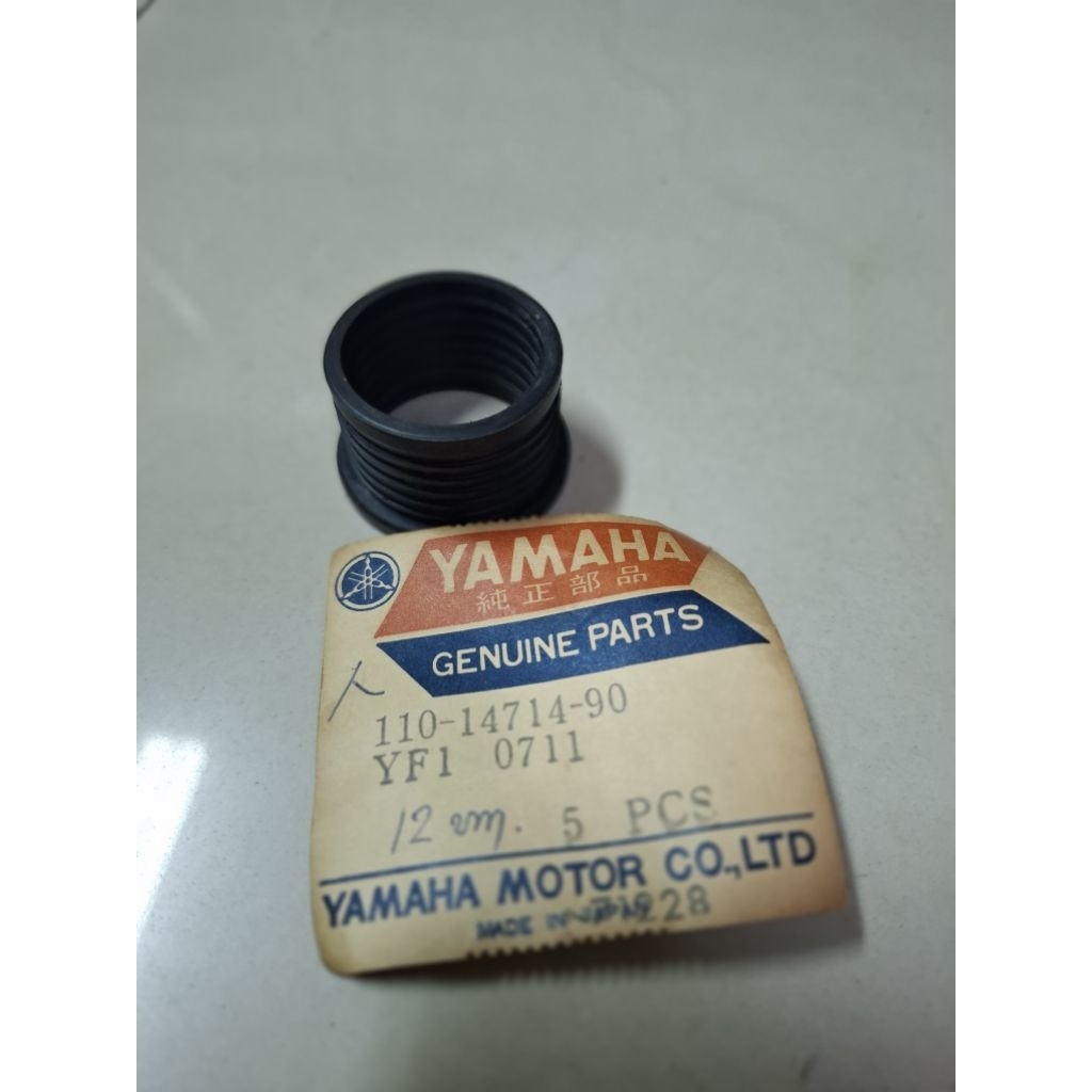 ยางสวมข้อต่อกลางท่อใส่ Yamaha YF1-YJ1-YJ2-U5-U7-MF3-F5-J5ของแท้ญี่ปุ่นใหม่เก่าเก็บสวยๆยางนิ่มๆพร้อมใ
