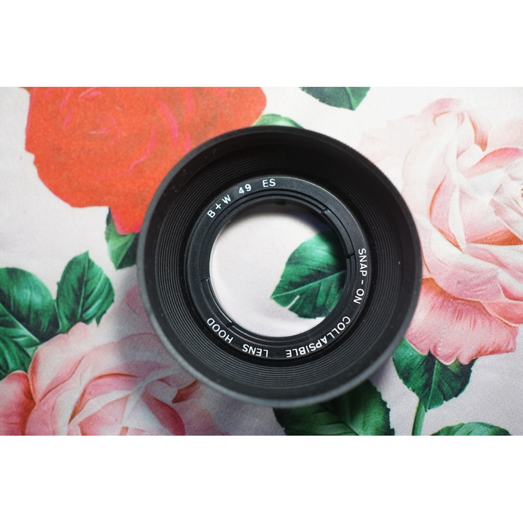 B+W 49mm Snap-on Collapseible Lens Hood