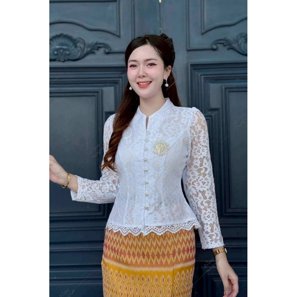 เสื้อลูกไม้อิตาลี กระดุมมุก แขน5ส่วน งานสวย