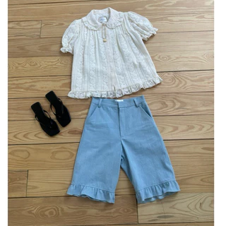 Aunchadabrand - Lele ruffle short กางเกงยีนส์ขา4 ส่วนระบายปลายขา*สินค้าพร้อมส่ง*