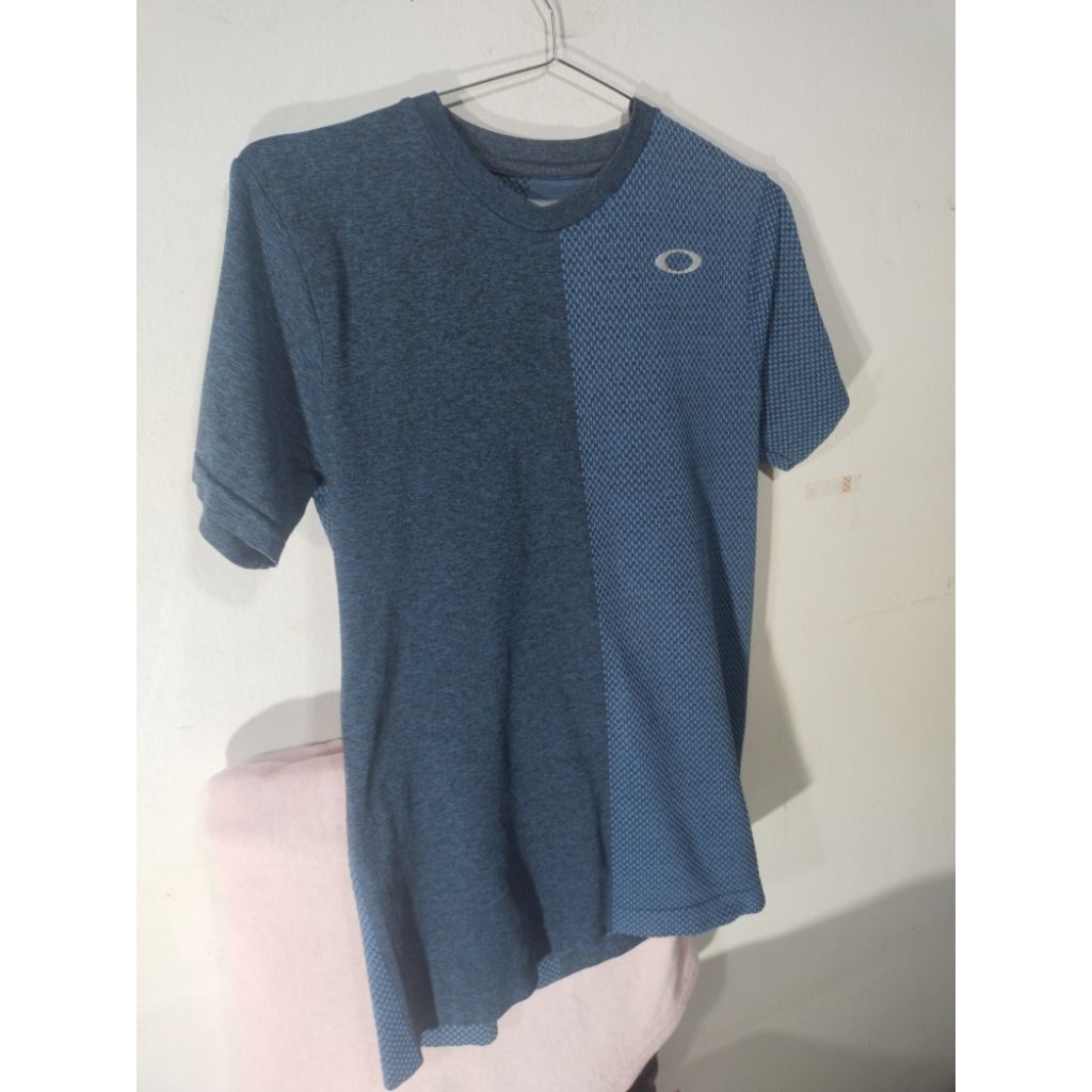 Oakley-เสื้อยืดแท้มือสอง-สภาพสวยมาก