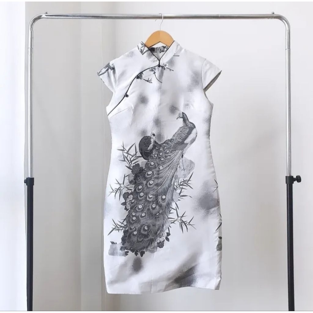 เดรส Carisa siam dress (รบกวนอ่านรายละเอียดสินค้าและตัดสินใจก่อนสั่งซื้อ สั่งแล้วห้ามยกเลิกและพร้อมช