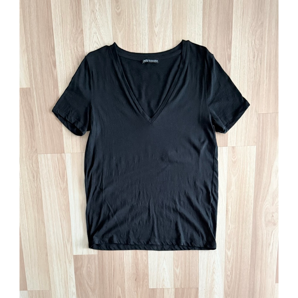 zara t shirt v neck ดำ