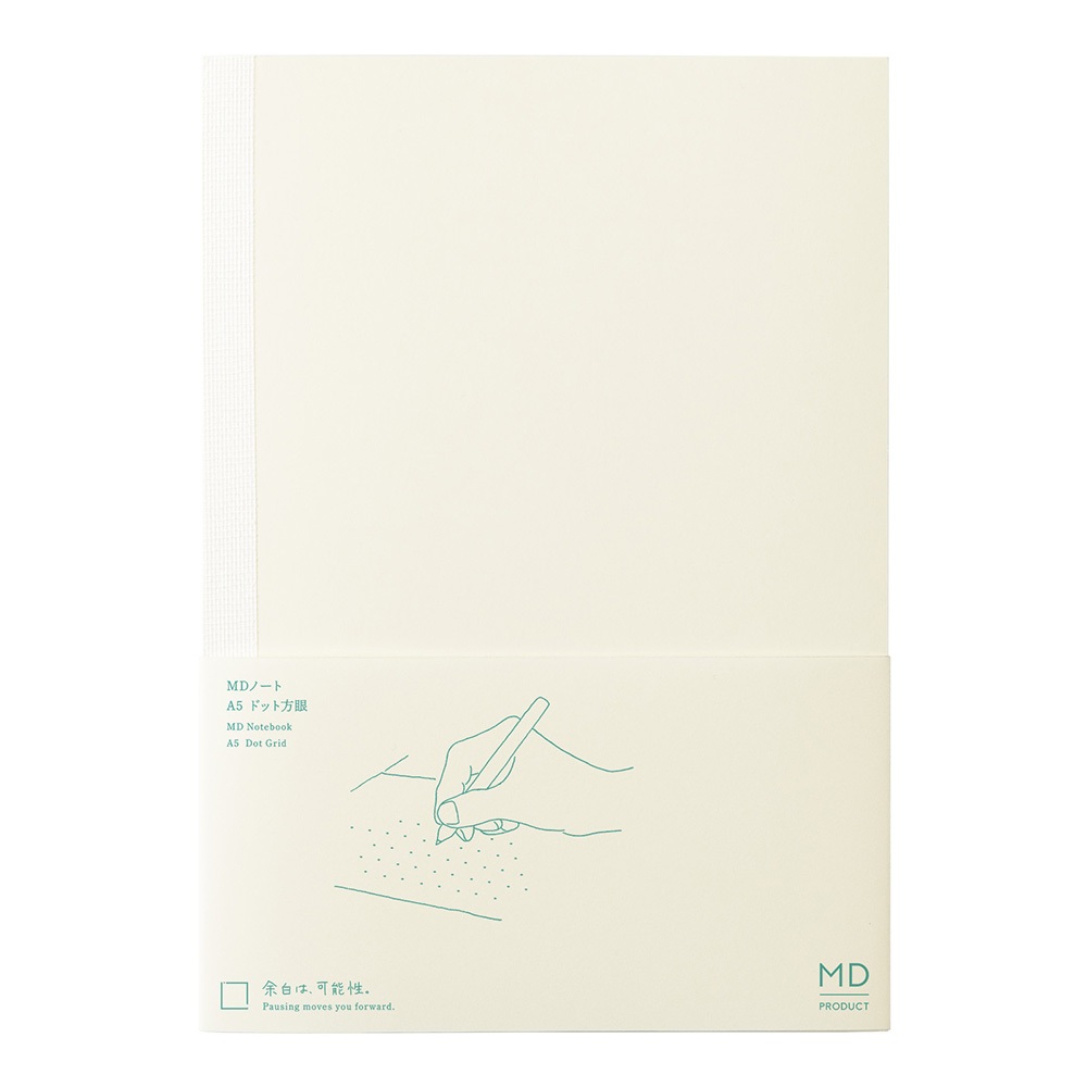 MIDORI MD Notebook Journal <A5> Dot grid (D15387006) / สมุดบันทึกรายวัน MD ขนาด A5 แบบตารางจุด แบรนด์ MIDORI