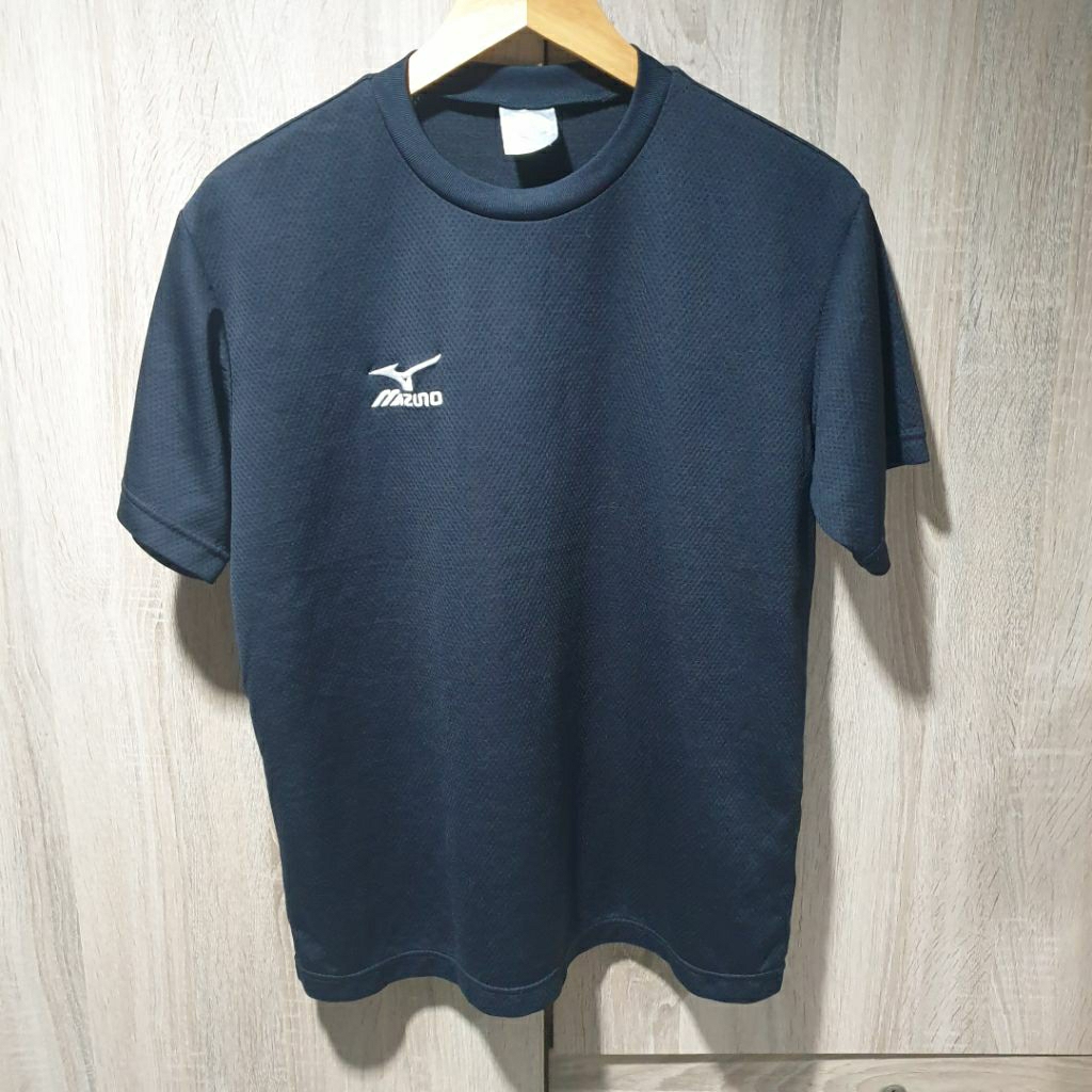เสื้อผ้ากีฬา  MIZUNO สีดำ ของแท้มือสอง