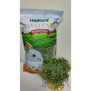 Haykami Cavalcade เกรด Premium Export 500 g. หญ้าถั่วคาวาเคตอบแห้ง หญ้ากระต่ายอบแห้ง หญ้าแห้งสำหรับสัตว์ฟันแทะ