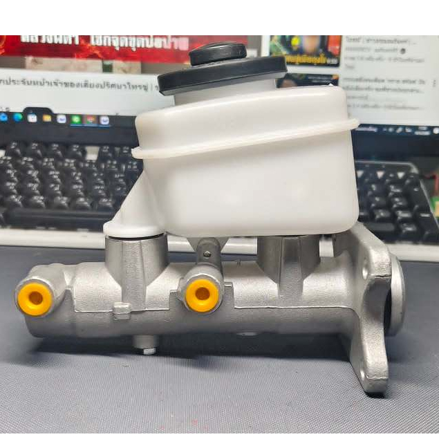 แม่ปั๊มเบรคบน สายน้ำมันออกซ้าย(Brake Master Cylinder) รหัส OEM 47201-3D141 Toyota Hilux V Pickup LN8