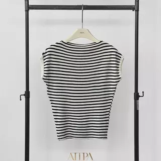 ATIPA - Mimi Knit Tee | เสื้อยืดผ้าไหมพรม ปาดไหล่ ผ้านุ่มเด้ง ใส่สบาย