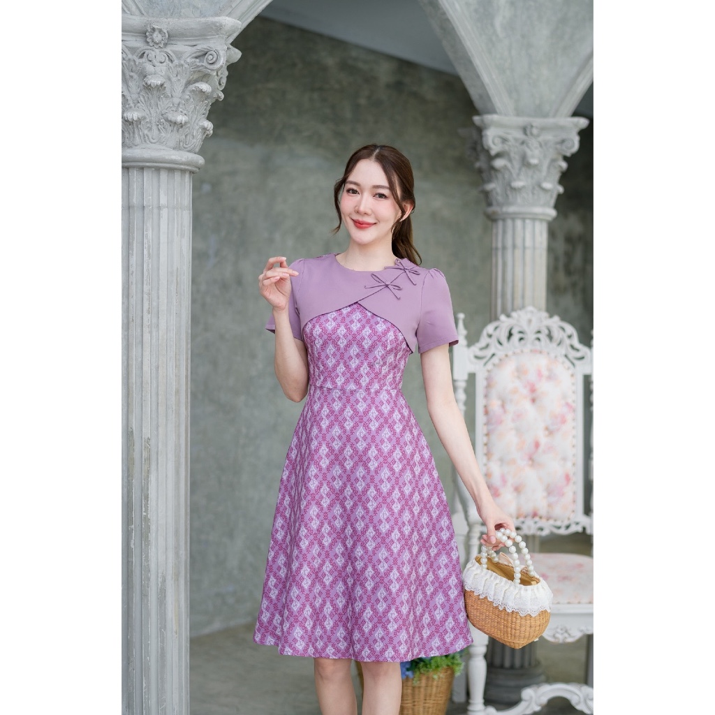 T0048ชุดเดรสลายไทยกั๊กแต่งโบว์เล็กน่ารักลายขอยาว39 นิ้ว