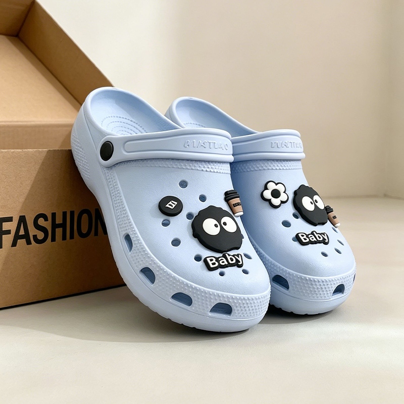 Kicks รองเท้าแตะหัวโตพื้นหนาผู้หญิงจัดส่งจากไทย ดีไซน์หุ้มหัวเท้าลายการ์ตูน ฤดูร้อนใส่ได้ทั้งบ้านและชายหาดสไตล์ลำลอง
