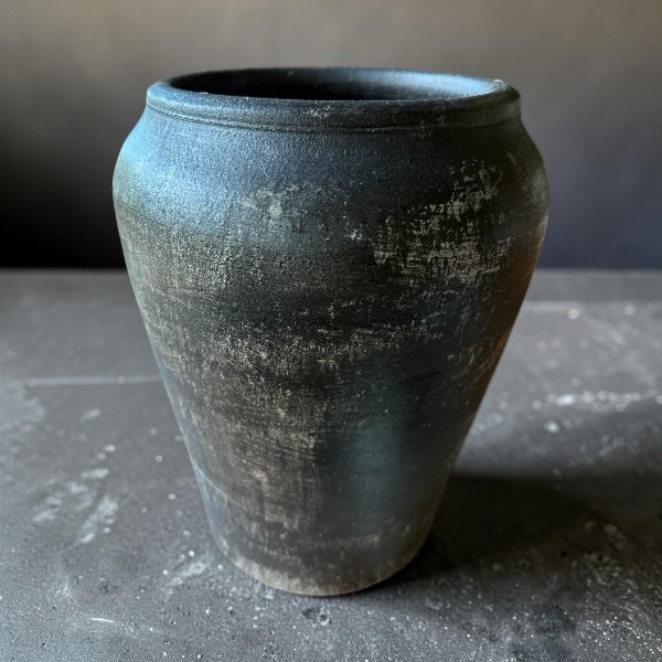 Flowerpot กระถางดินเผาทรงไหเล็ก วินเทจสไตล์ ขนาด 20 x 24 cm. และขนาดกลาง 23 x 30 cm.
