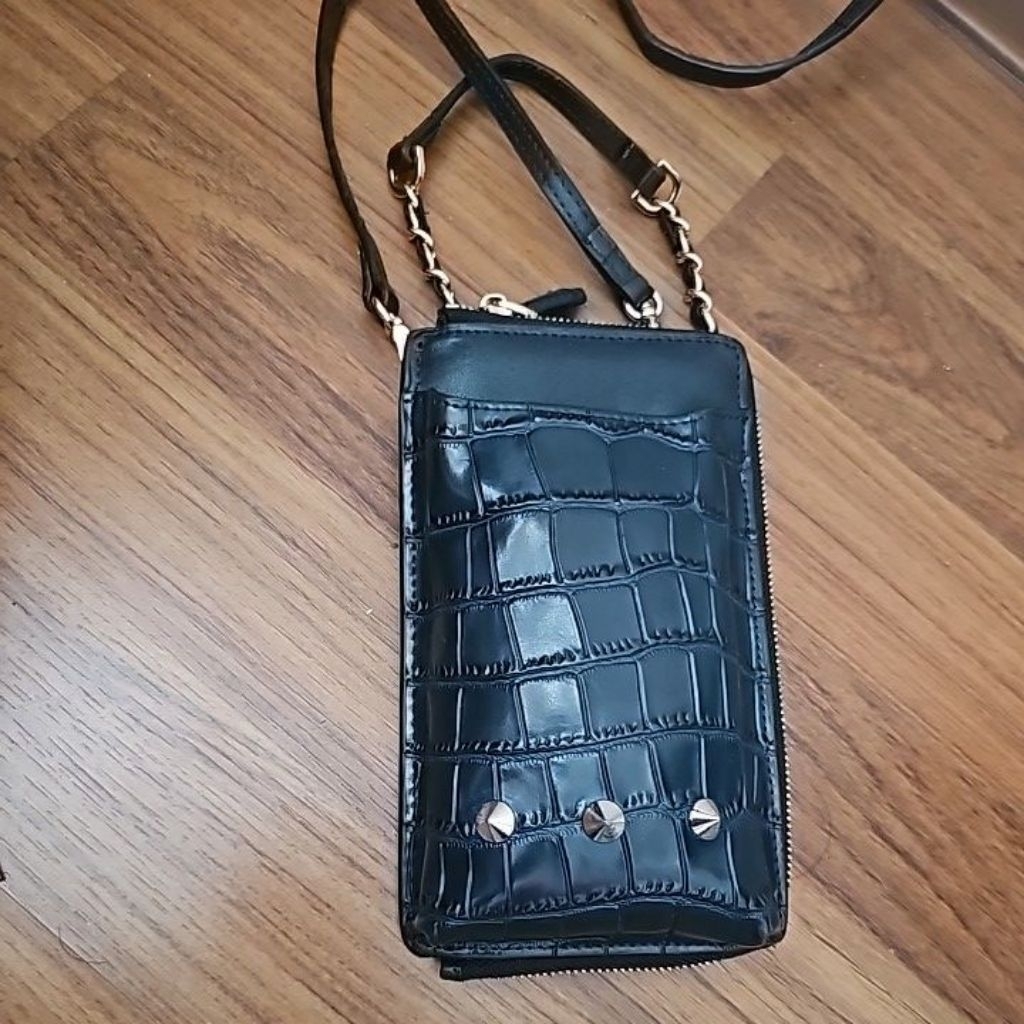 Phone bag แบรนด์ Finn_Esker