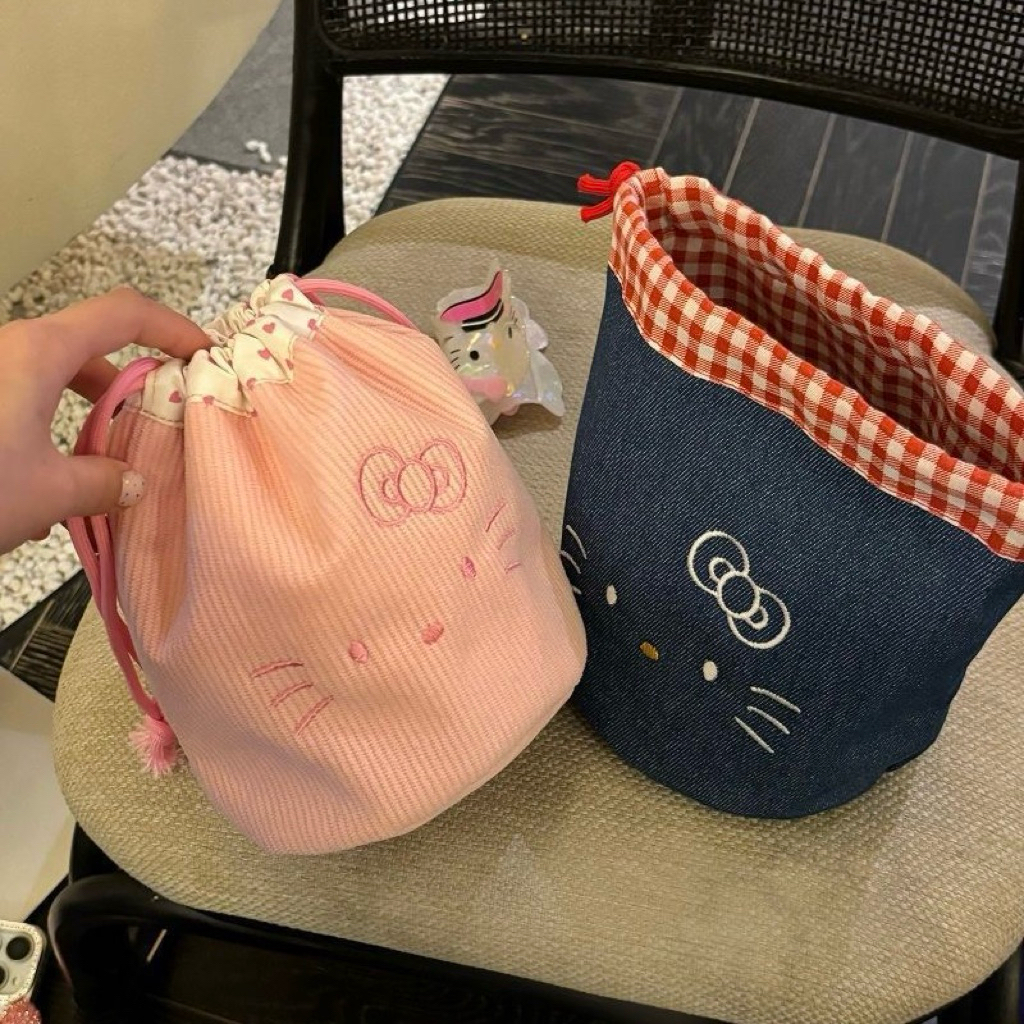 สินค้าพร้อมส่ง กระเป๋าเครื่องสำอางค์ Hello Kitty กระเป๋าเชือกผูก หูรูด กระเป๋าเครื่องสำอางแบบพกพาเก็บของขนาดกลาง #27