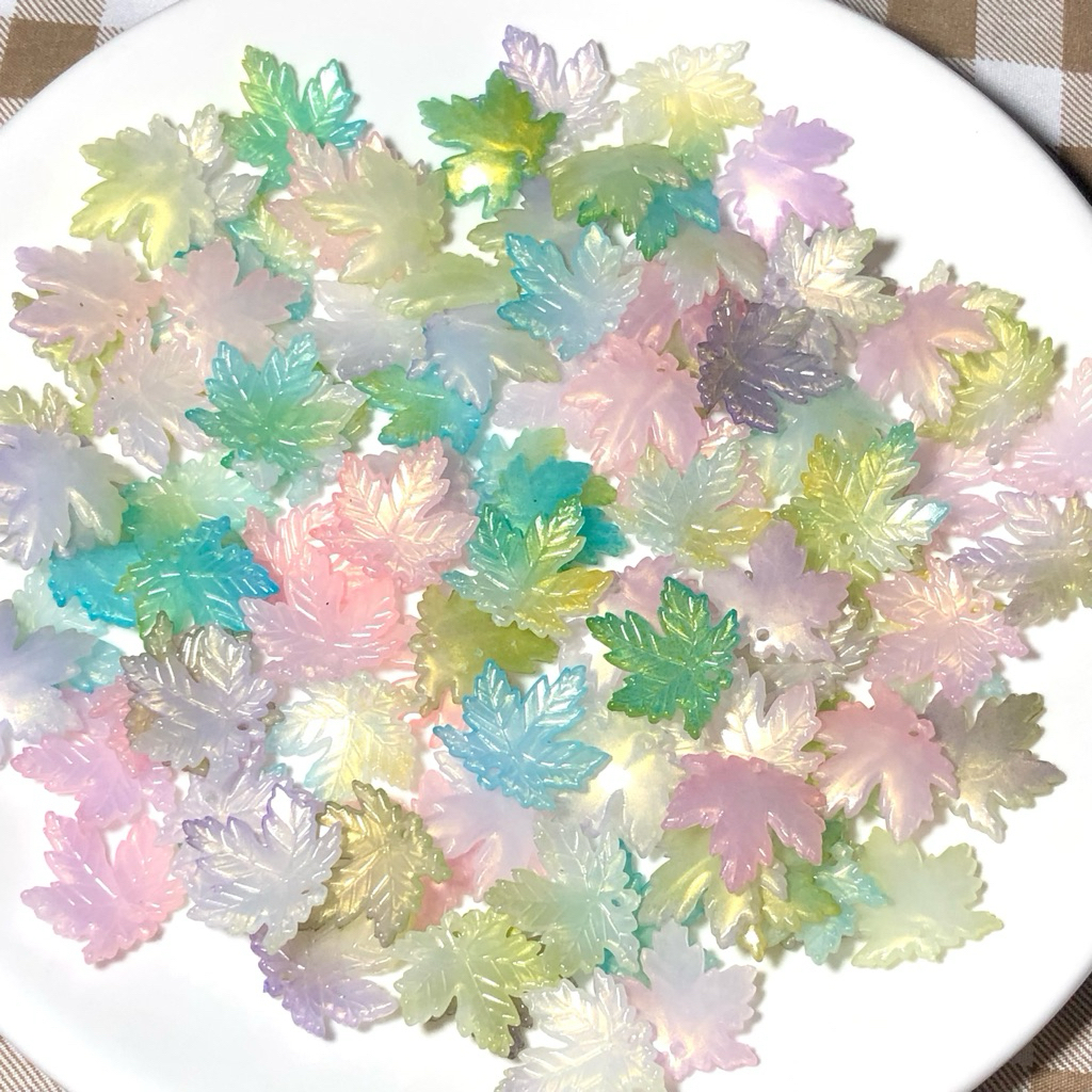 🍁จี้ลูกปัดใบเมเปิ้ล🍁 พร้อมส่งจากไทย